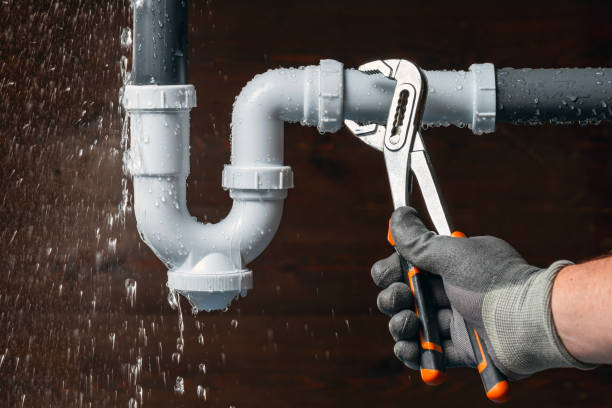 Professional Gas Line Repair technician working in Bellaire, TX